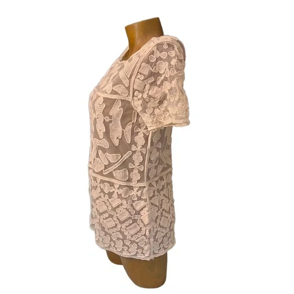 EUC (Ultra Pink) Lace Top XS - Picture 2 of 7